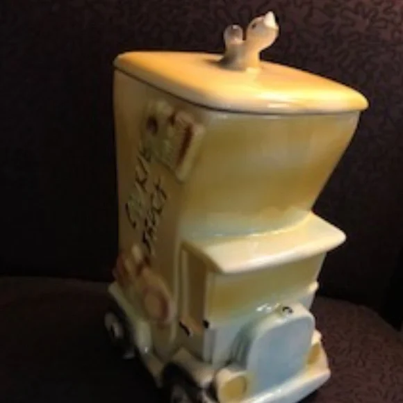 *HOST PICK* Vintage Cookie Jar *EUC*